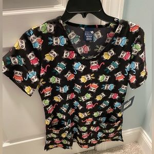 Zoe + Chloe Extra small XS Winter panda sweater weather Scrub Top Women Shirt